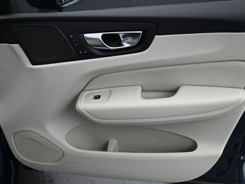 New 2026 Volvo XC60 B5 Ultra w/ Protection Package Premier AWD/4WD image 13