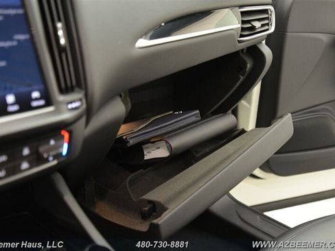 Used 2021 Maserati Levante image 32