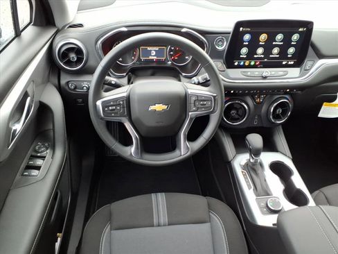 New 2025 Chevrolet Blazer LT w/ Midnight/Sport Edition image 17