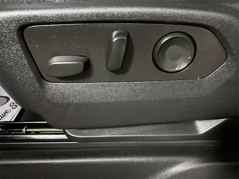 Used 2023 GMC Yukon XL AT4 w/ AT4 Premium Plus Package image 12