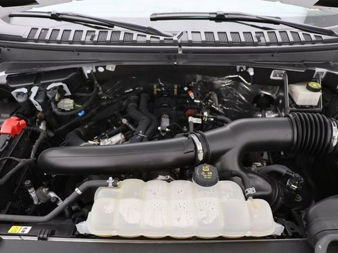 Used 2024 Ford Expedition XLT image 31