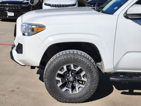 Used 2022 Toyota Tacoma SR image 10