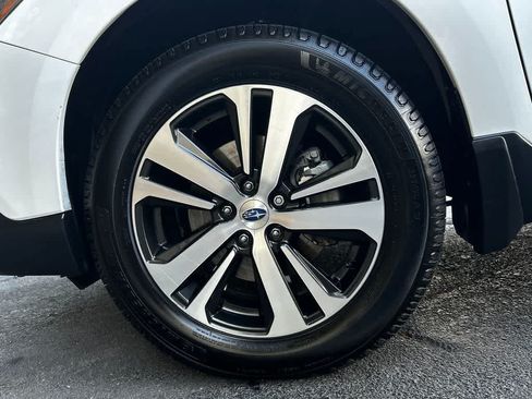 Used 2019 Subaru Outback 2.5i Limited AWD/4WD image 7
