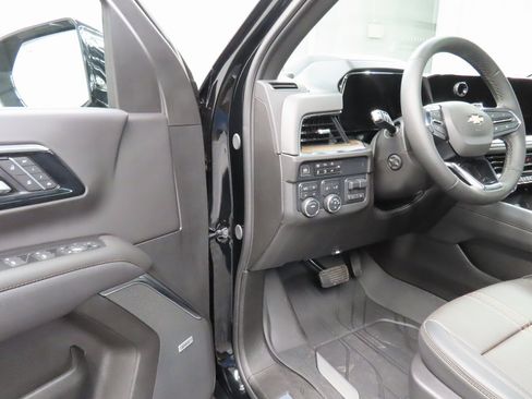 Used 2025 Chevrolet Suburban High Country w/ Sun And Tow Package image 58