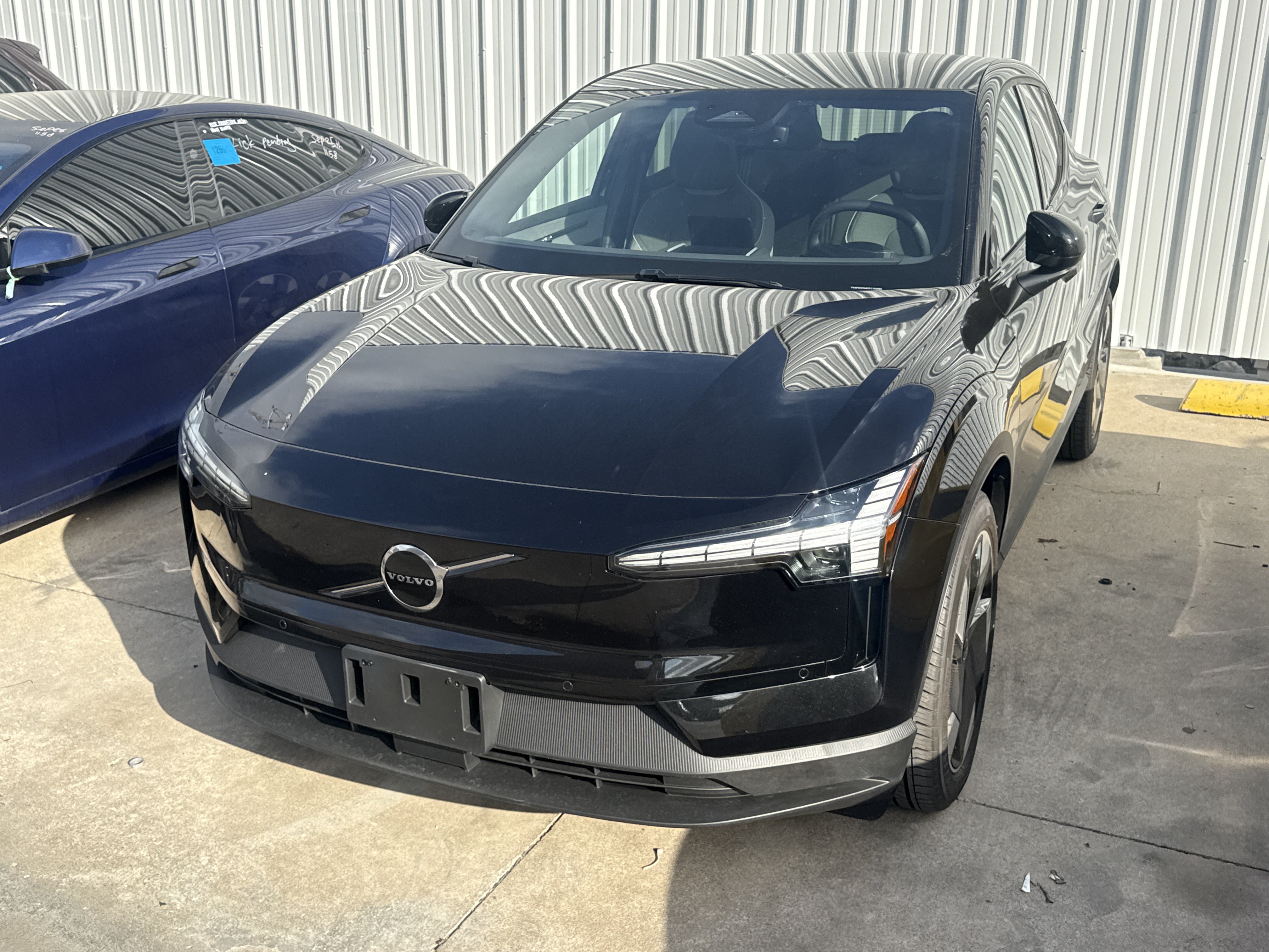 Used 2025 Volvo EX30 Plus w/ Protection Package Premier AWD/4WD image 2