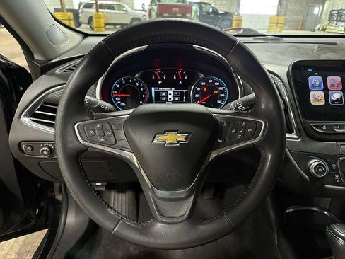 Used 2018 Chevrolet Malibu LT image 18