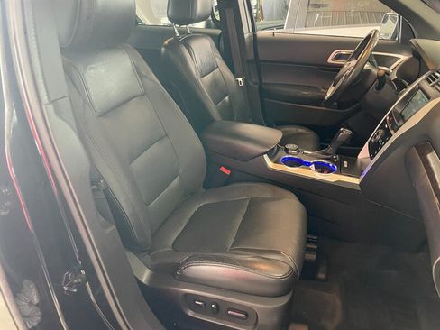 Used 2015 Ford Explorer Limited w/ Equipment Group 301A AWD/4WD image 20