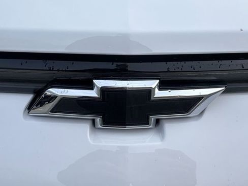 New 2026 Chevrolet Equinox EV LT w/ LPO, Blackout Package image 32