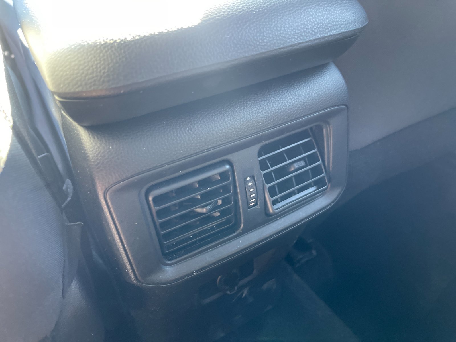 Used 2025 Toyota RAV4 LE AWD/4WD image 15
