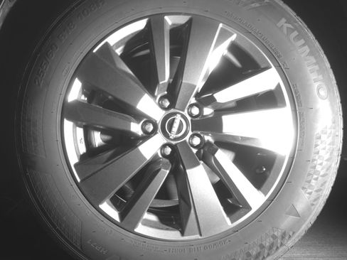 Used 2025 Nissan Pathfinder SV image 12