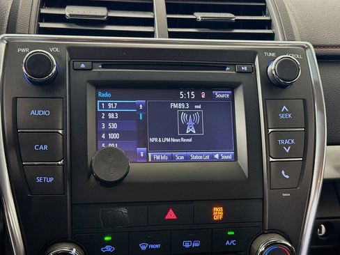 Used 2016 Toyota Camry SE image 13