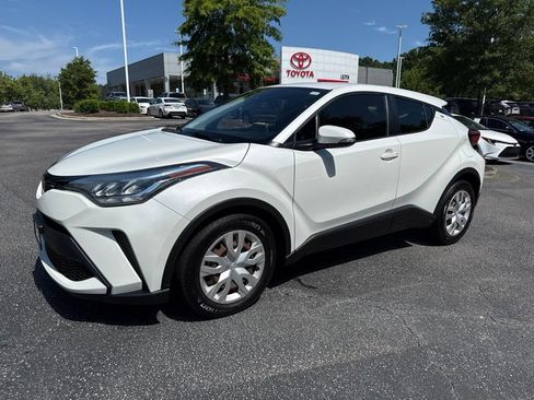 Used 2021 Toyota C-HR LE FWD image 1