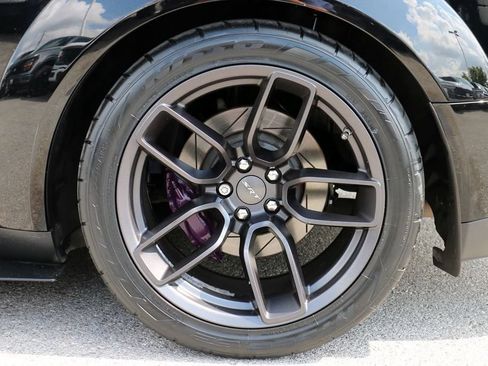 Used 2018 Dodge Challenger SRT Hellcat RWD image 9