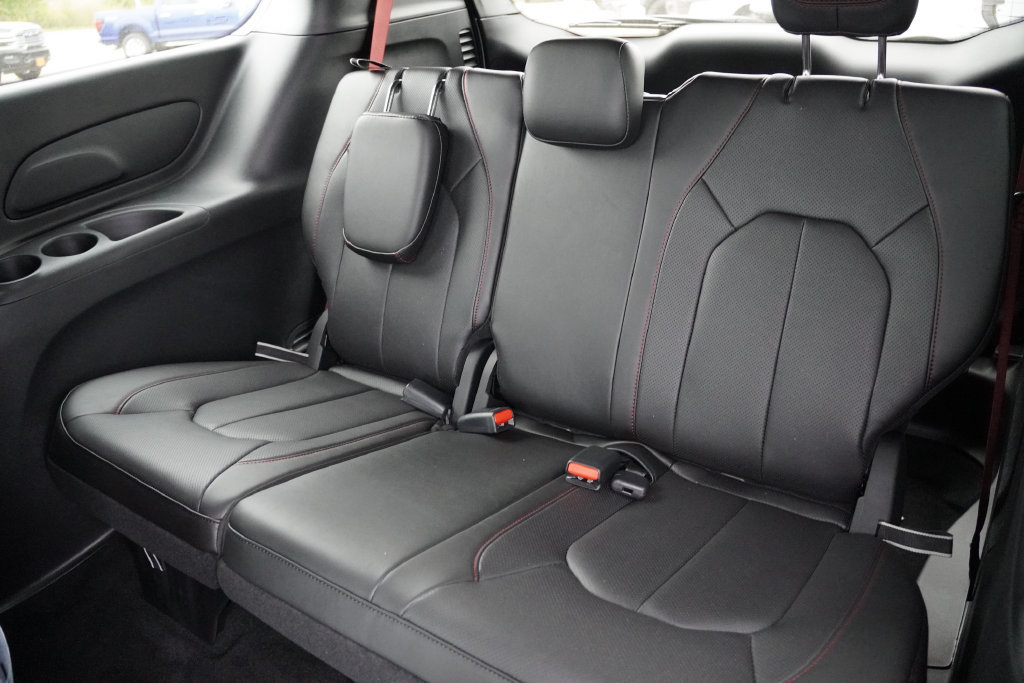 New 2027 Chrysler Pacifica Select AWD/4WD image 13