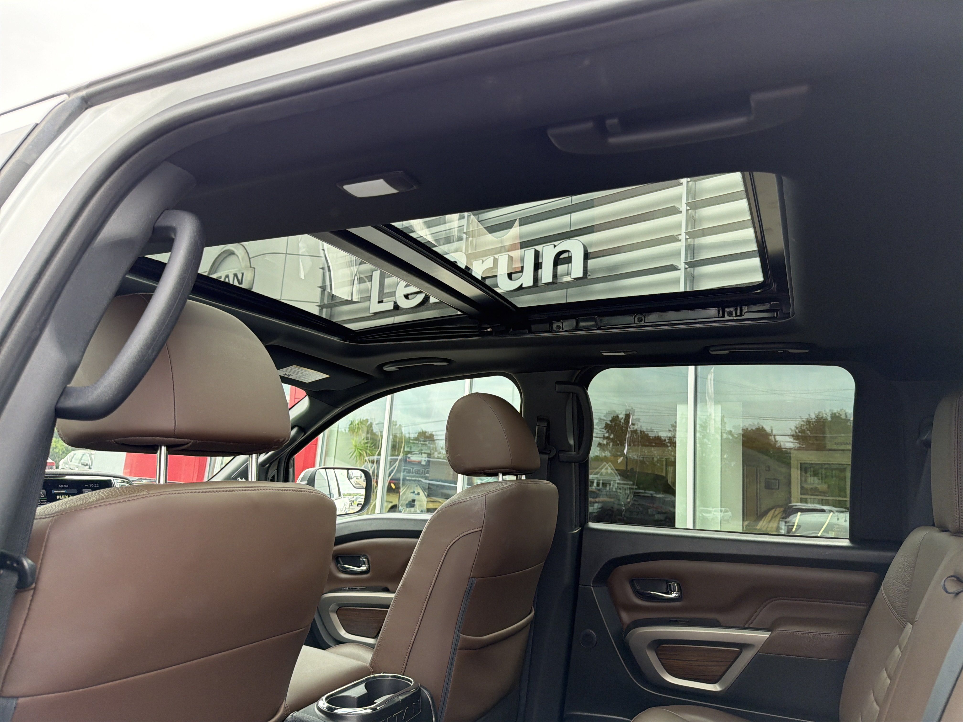 Used 2021 Nissan Titan Platinum Reserve w/ Moonroof Package AWD/4WD image 5