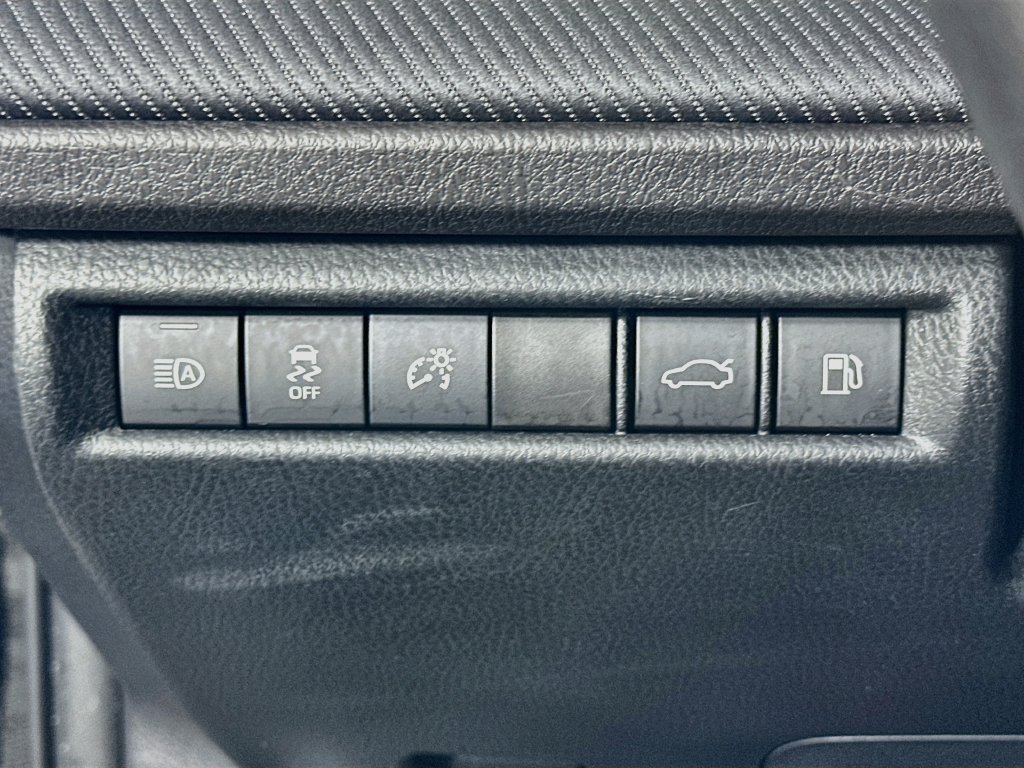 Used 2025 Toyota Camry SE FWD image 10