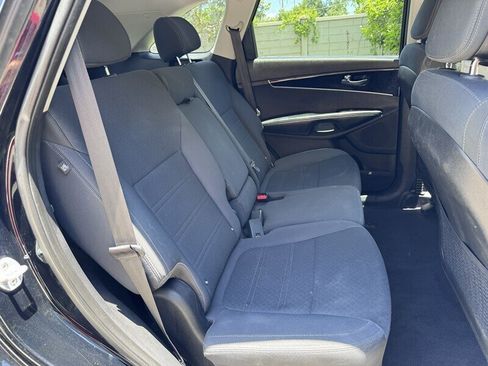 Used 2016 Kia Sorento AWD image 17