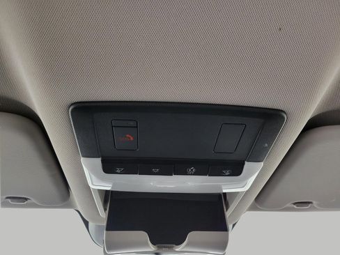 Used 2025 Nissan Rogue SV image 24