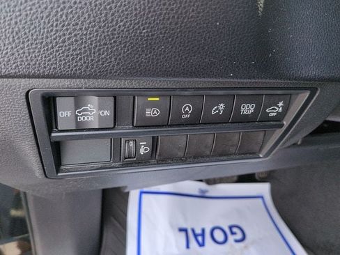 Used 2023 Toyota Tundra SR5 w/ SR5 Convenience Package AWD/4WD image 17