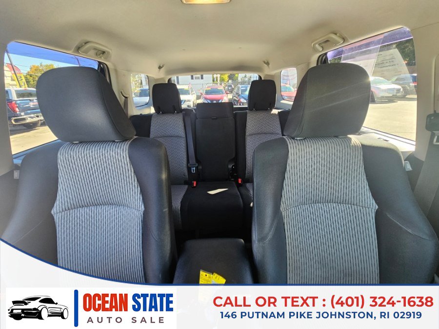 Used 2015 Toyota 4Runner SR5 AWD/4WD image 17