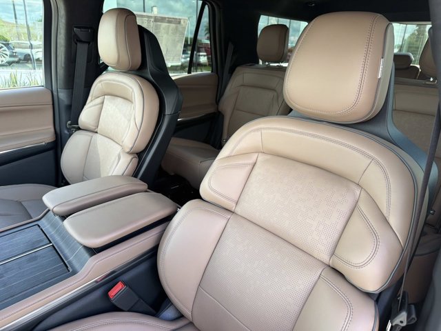 New 2027 Lincoln Navigator Black Label AWD/4WD image 11