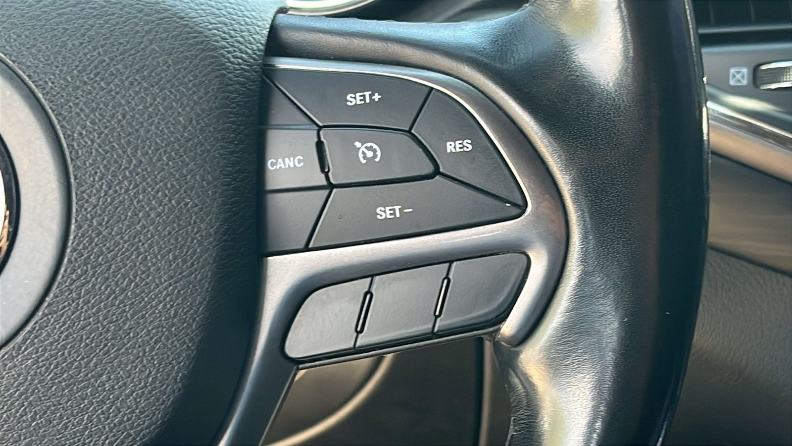 Used 2021 Jeep Grand Cherokee Freedom Edition RWD image 18