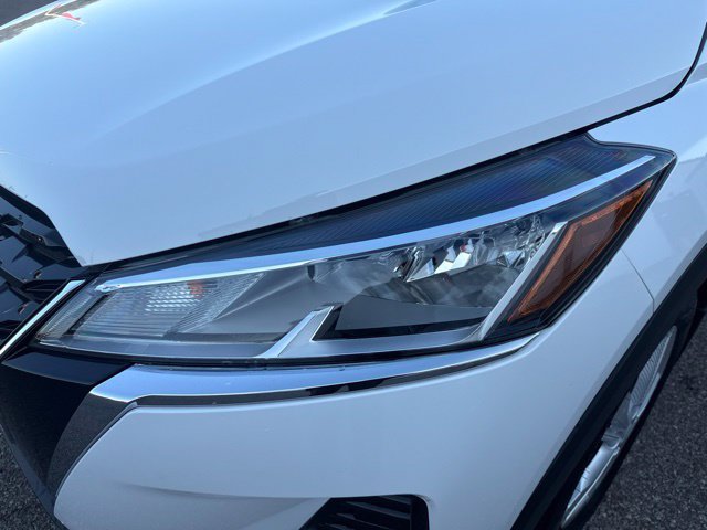 Used 2025 Nissan Kicks Play S FWD image 9
