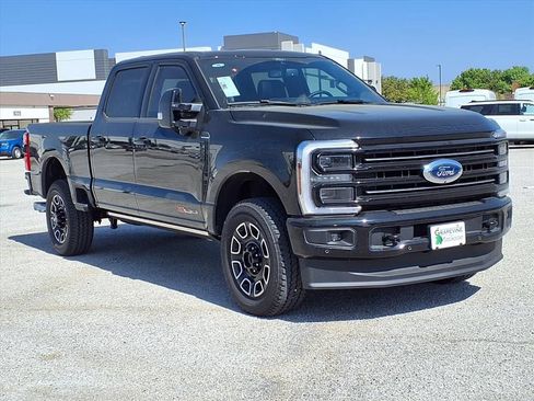 New 2026 Ford F250 Platinum AWD/4WD image 3