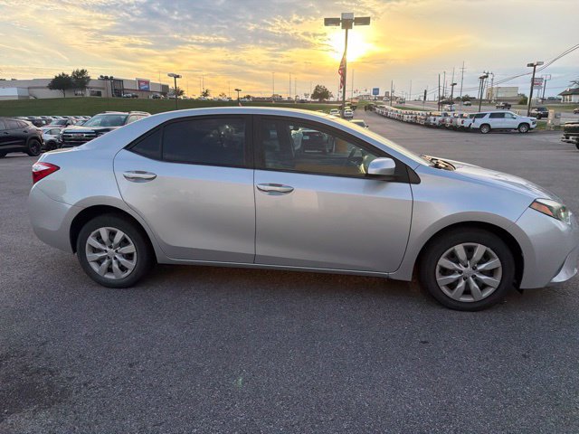 Used 2014 Toyota Corolla LE FWD image 12