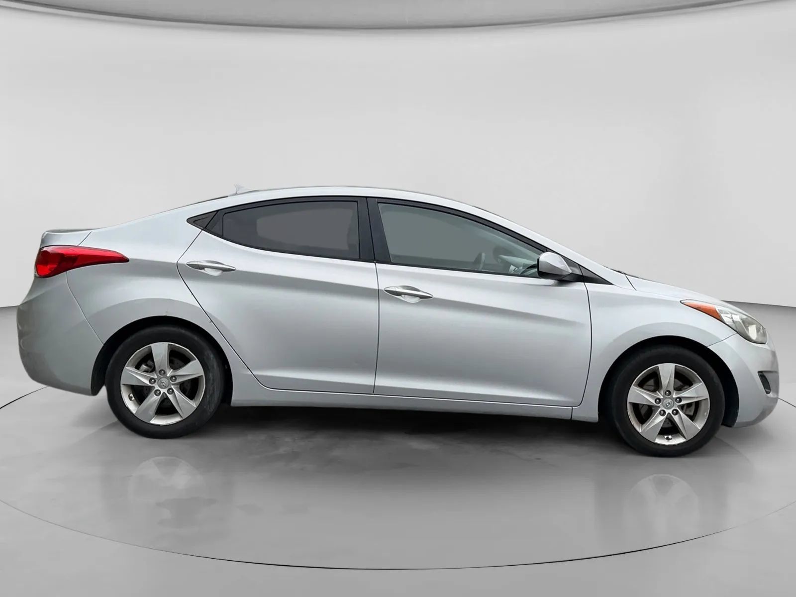 Used 2013 Hyundai Elantra GLS FWD image 6