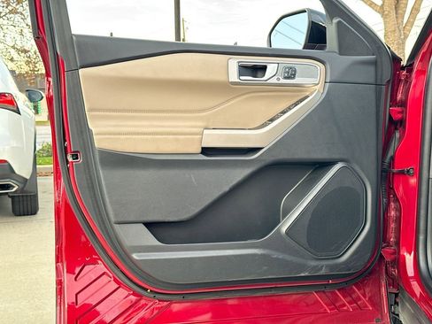 Used 2023 Ford Explorer Limited w/ Equipment Group 301A image 12