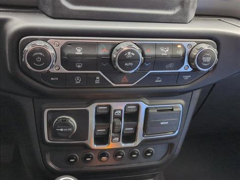 Used 2022 Jeep Wrangler Unlimited Sport image 14