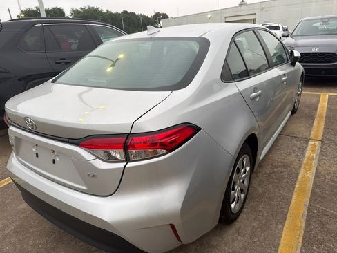Used 2024 Toyota Corolla LE FWD image 5