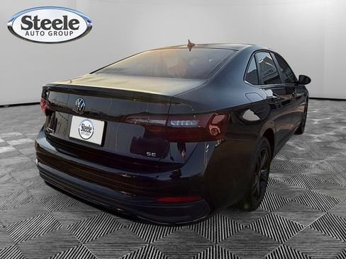 New 2024 Volkswagen Jetta SE image 5