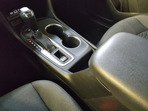 Used 2020 Chevrolet Equinox LT AWD/4WD image 26