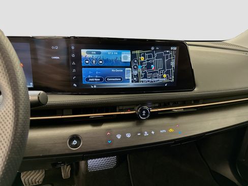 Used 2024 Nissan Ariya AWD image 26