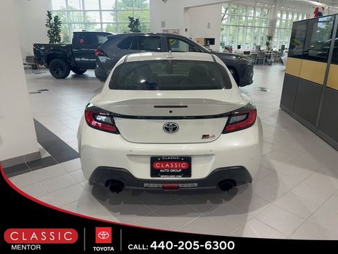 New 2025 Toyota GR86 Premium image 3