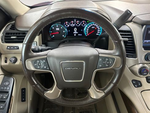 Used 2018 GMC Yukon Denali w/ Denali Ultimate Package AWD/4WD image 13