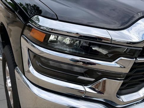 Certified 2025 RAM 2500 Big Horn AWD/4WD image 27