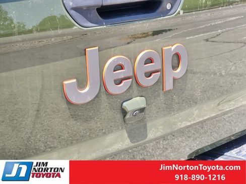 Used 2023 Jeep Gladiator Mojave w/ LED Lighting Group AWD/4WD image 12