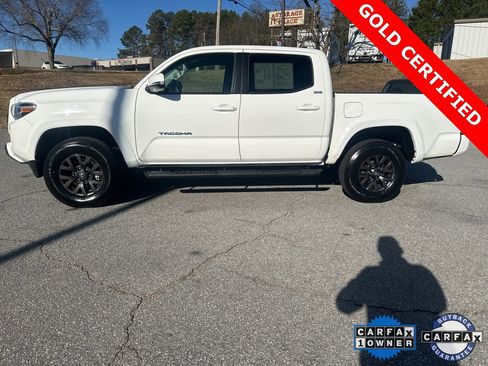 Certified 2022 Toyota Tacoma SR5 image 5