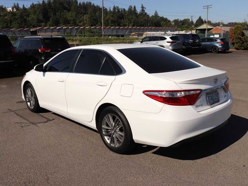 Used 2017 Toyota Camry SE FWD image 7