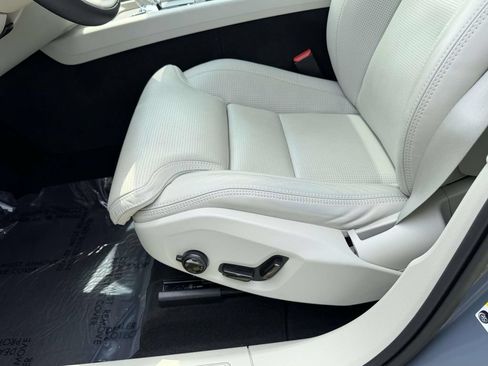 Used 2023 Volvo XC60 B5 Ultimate w/ Climate Package AWD/4WD image 17