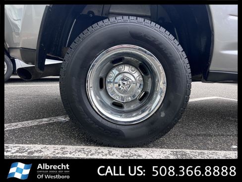 Used 2024 RAM 3500 Big Horn image 31