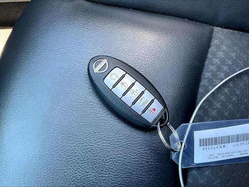 Used 2024 Nissan Altima 2.5 SR FWD image 14