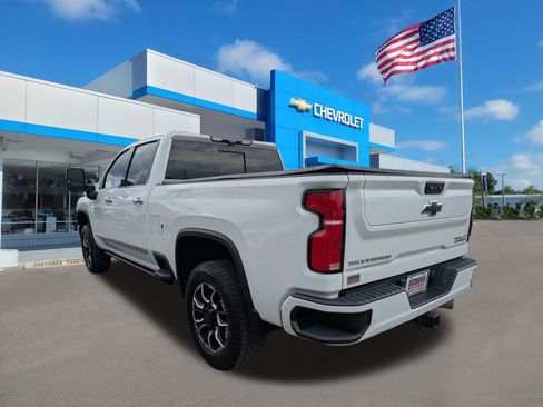 Used 2024 Chevrolet Silverado 2500 High Country w/ Technology Package AWD/4WD image 5