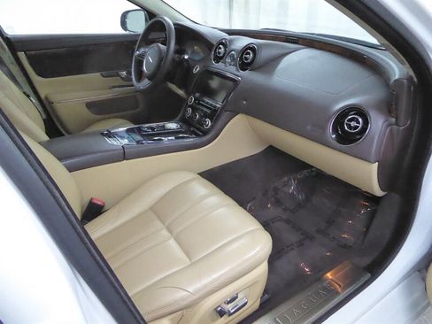 Used 2013 Jaguar XJ AWD image 22