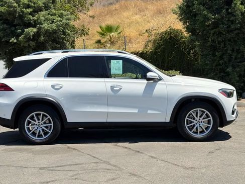 Used 2024 Mercedes-Benz GLE 450e 4MATIC image 3