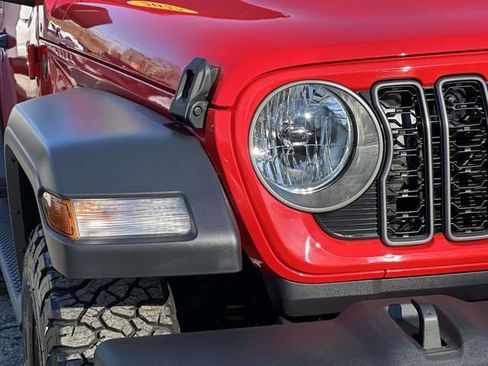 Certified 2025 Jeep Wrangler Sport image 10