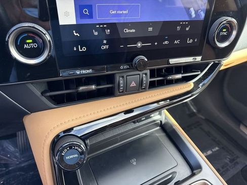 Used 2025 Lexus NX 250 FWD w/ Towing Package (2000 Lbs) image 19